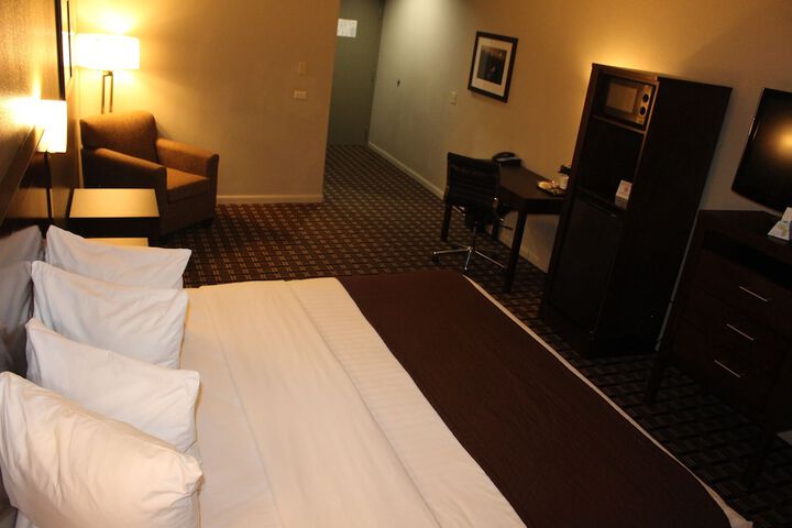 Room 10 of 65