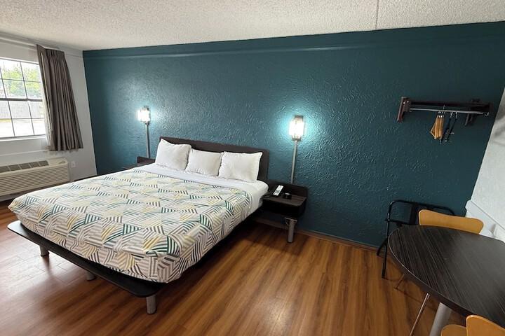 Room 4 of 21