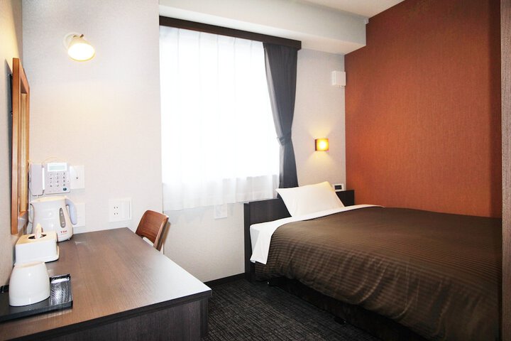 Room 5 of 28