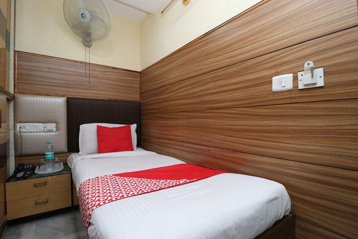Room 10 of 31