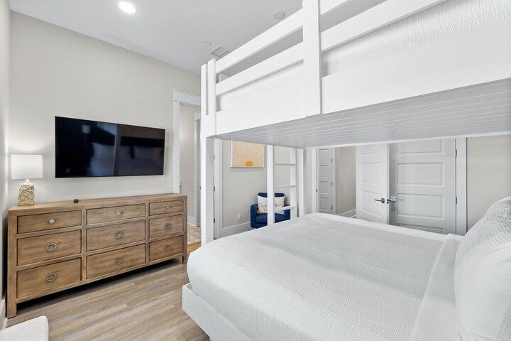 Room 10 of 100