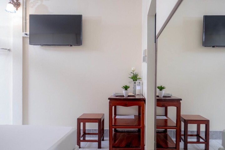 Room 11 of 21