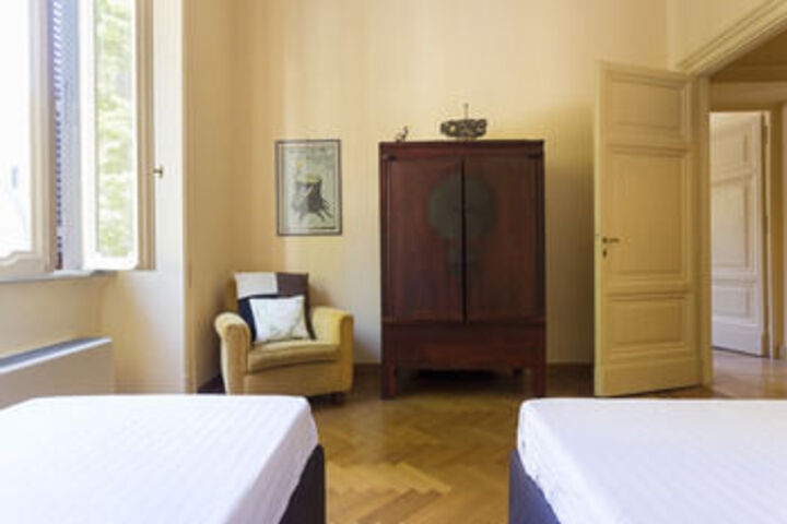 Room 30 of 121