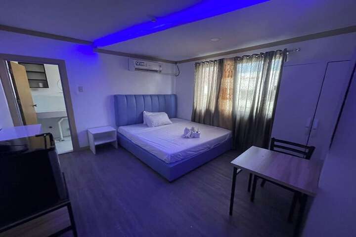 Room 10 of 20
