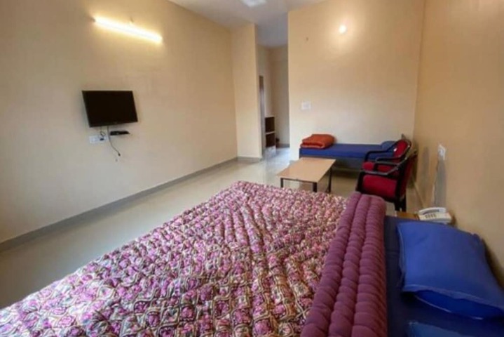 Room 6 of 16