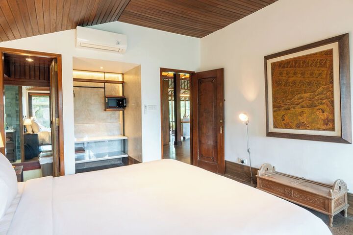 Room 2 of 35