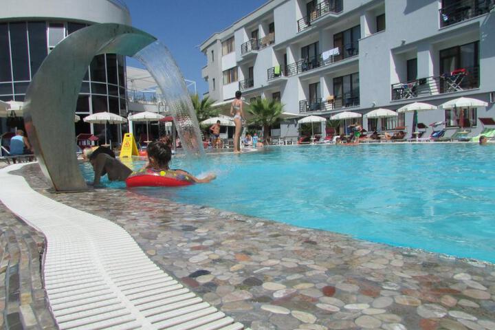 Photo 1