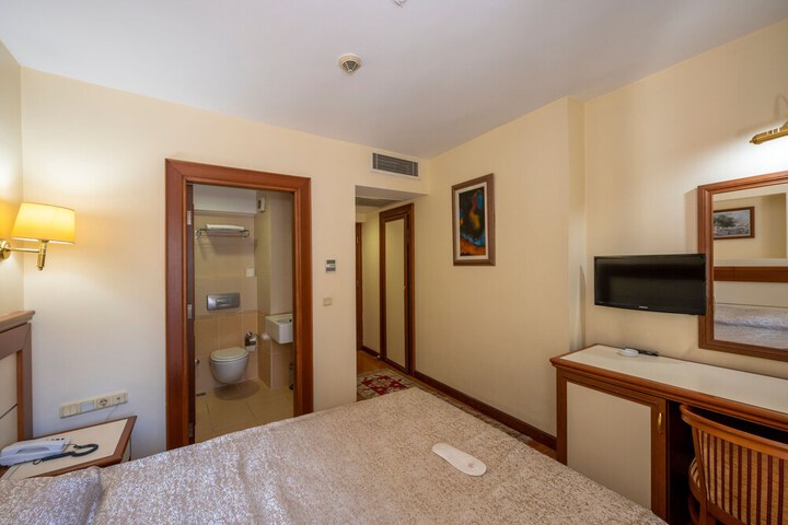 Room 12 of 41