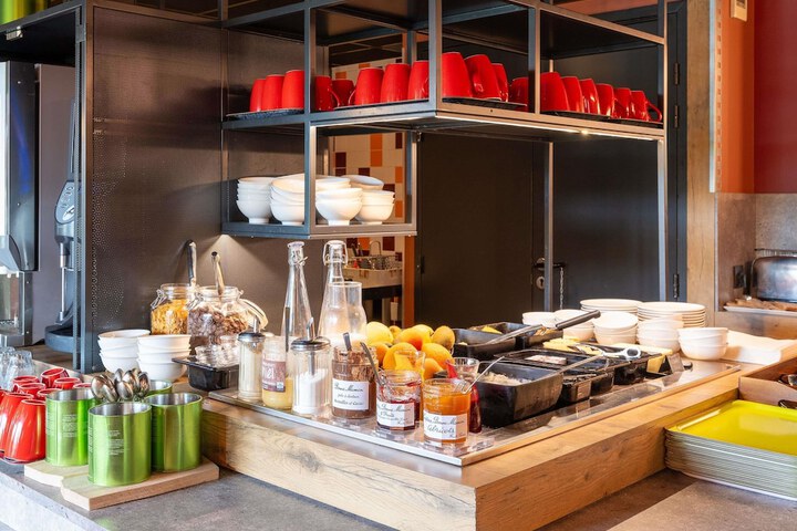 Breakfast/Coffee Service 45 of 68