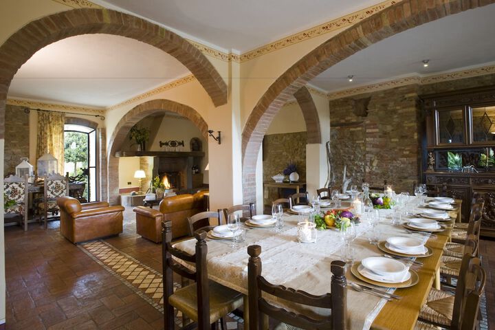 Dining 48 of 63