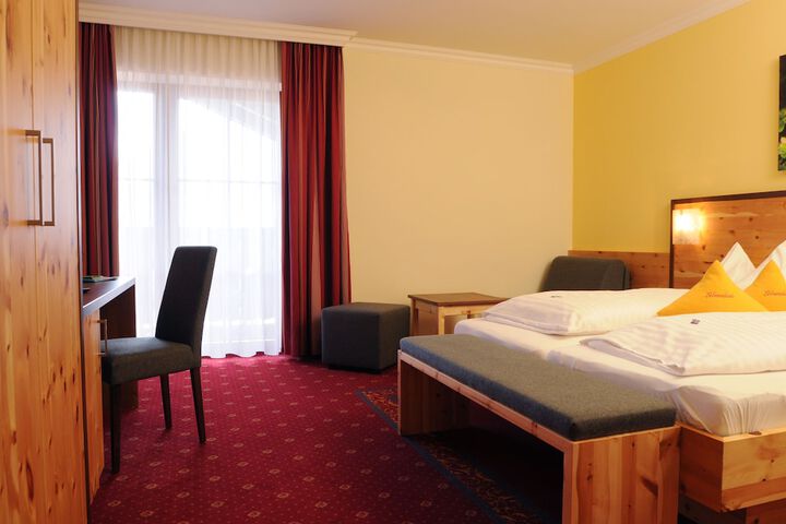 Room 6 of 73