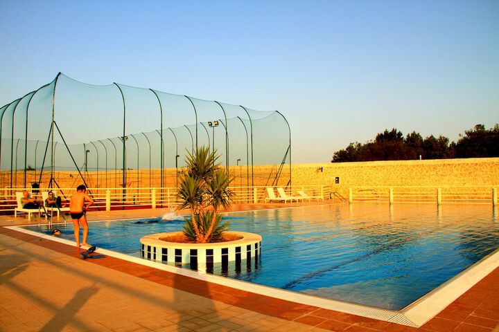 Pool 31 of 65
