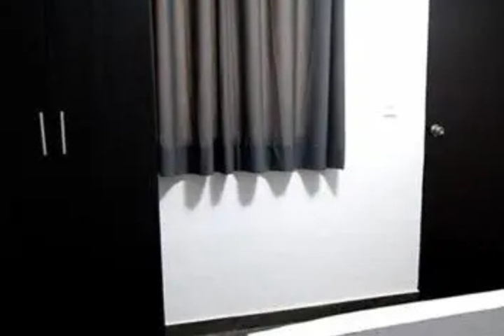Room 4 of 5