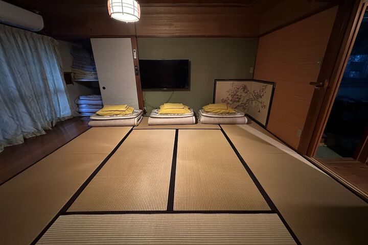 Room 28 of 61