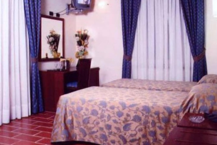 Room 10 of 68