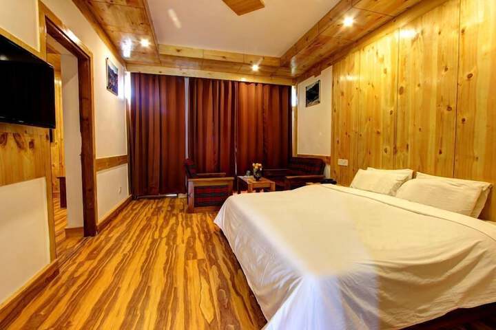 Room 10 of 38