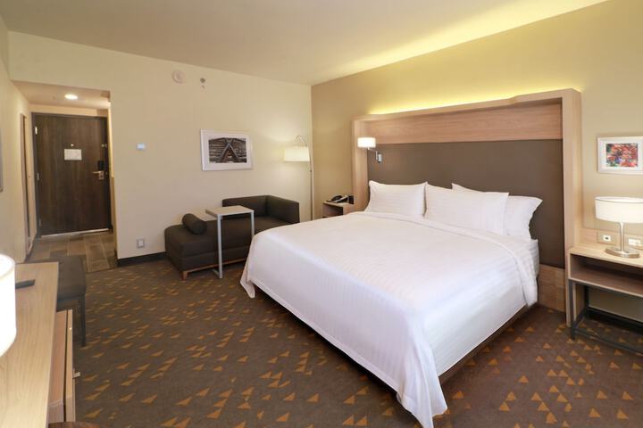 Room 5 of 88