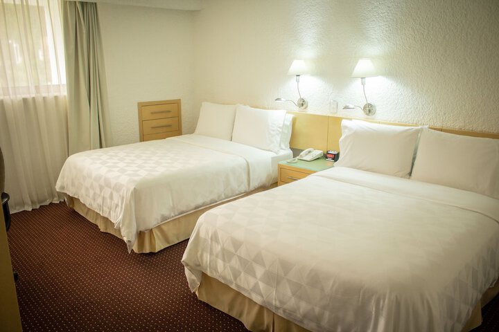 Room 15 of 76