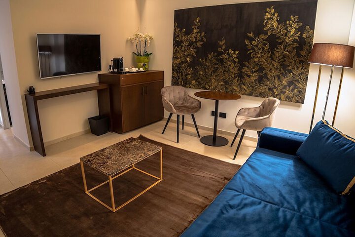 Room 3 of 69