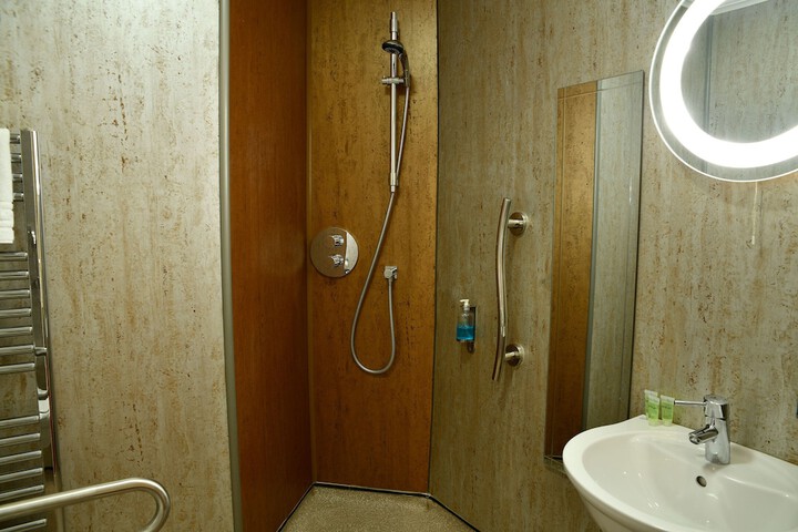 Room 52 of 73