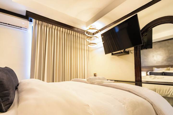 Room 29 of 137