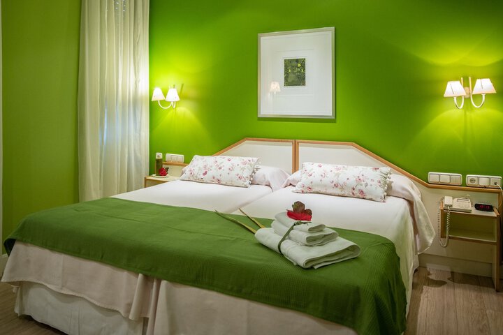 Room 19 of 32