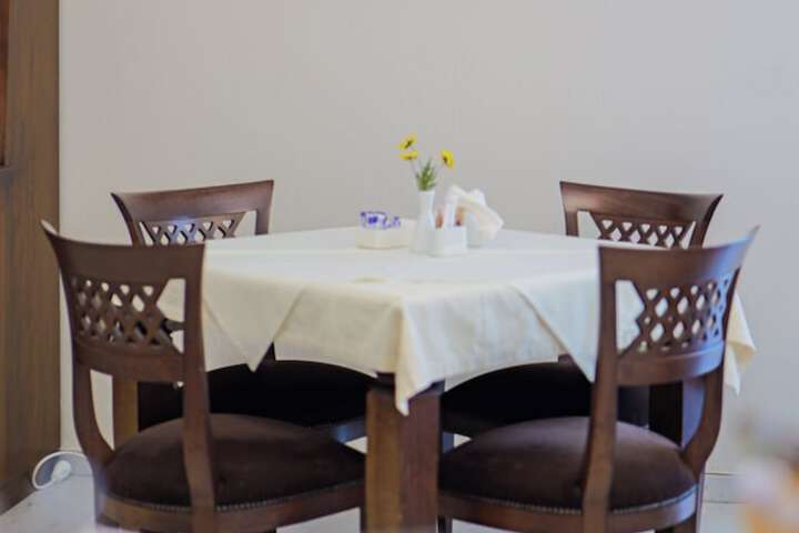 Dining 75 of 137