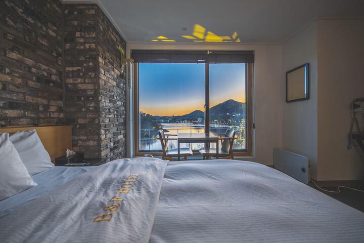 Room 20 of 53