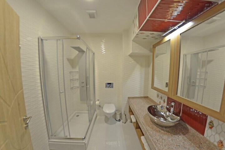 Room 14 of 24