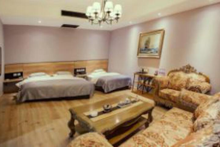 Room 12 of 14