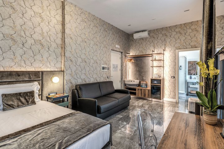 Room 44 of 82