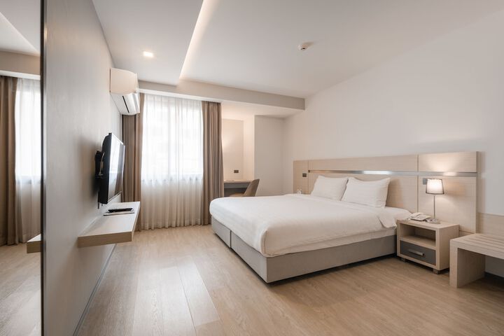 Room 7 of 85