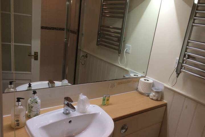 Room 17 of 37