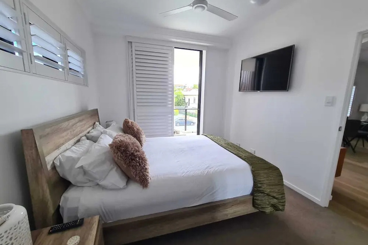 Room 5 of 15