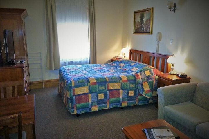 Room 5 of 42