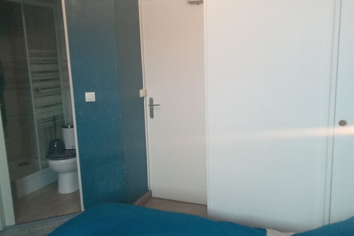 Room 5 of 33