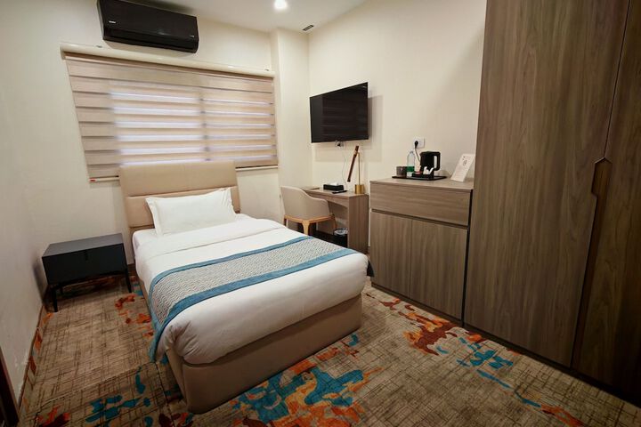 Room 17 of 118