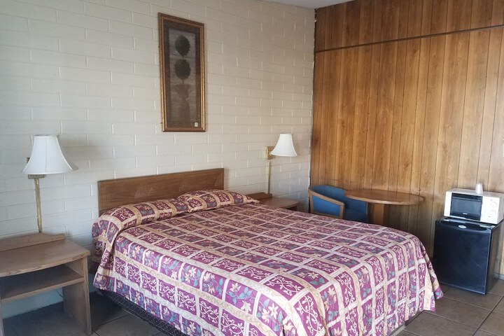 Room 2 of 14