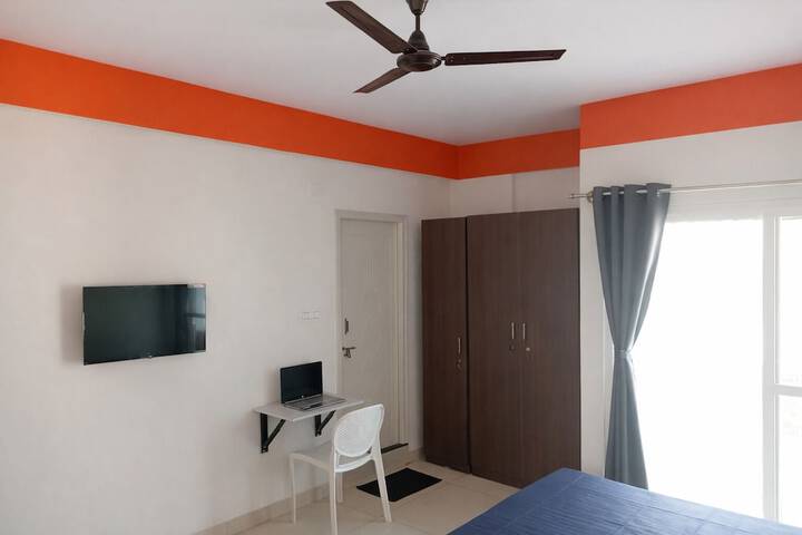 Room 8 of 15