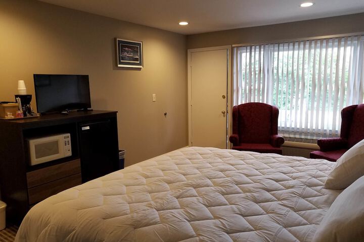 Room 4 of 75