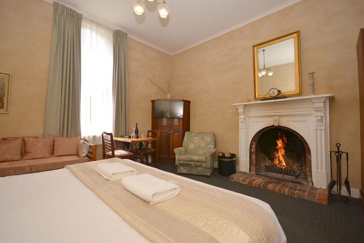 Room 20 of 37