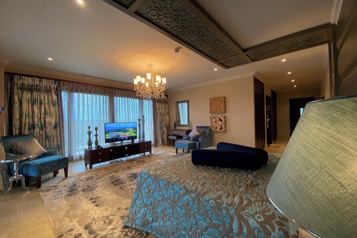 Room 16 of 125