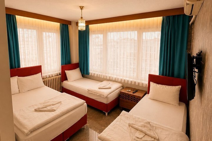 Room 8 of 76