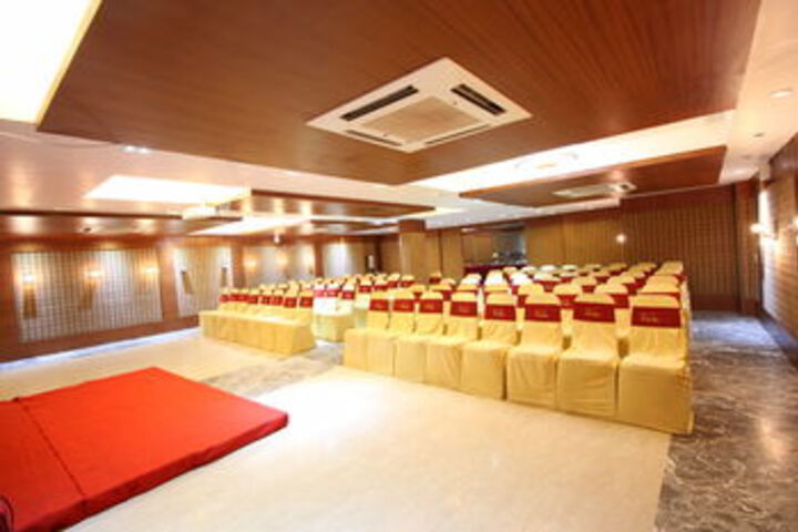 Ballroom/Hall 2 of 39