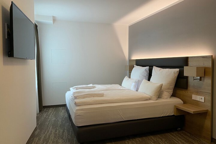 Room 14 of 24