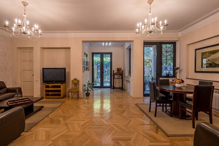 Guest Lobby