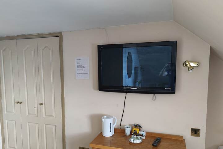 Room 25 of 49