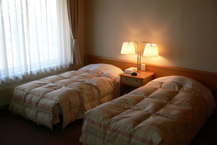 Room 8 of 43