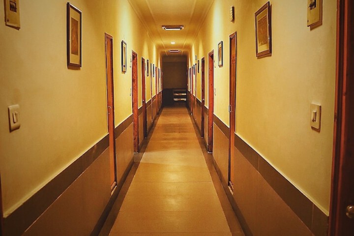 Room 6 of 23