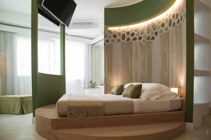 Room 10 of 40